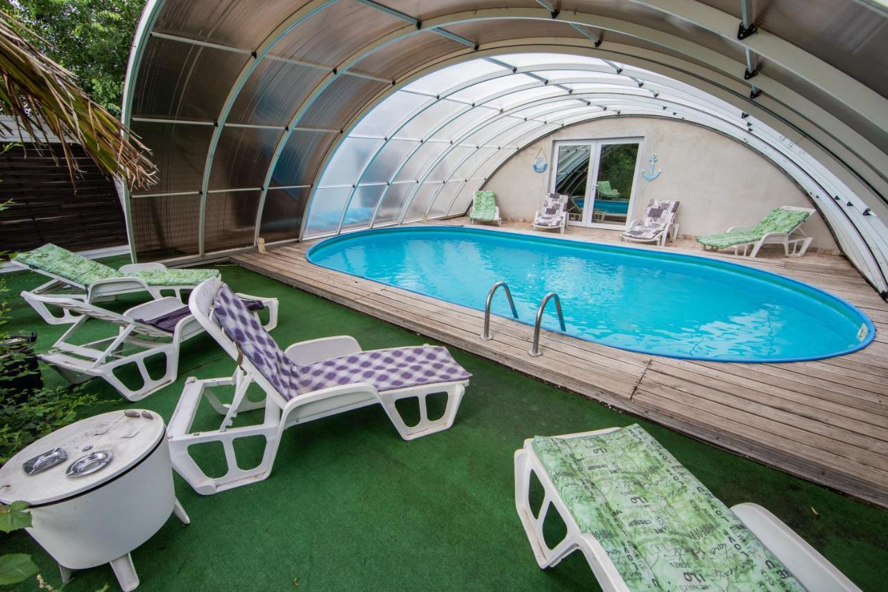 Casa Arcadia 1 Piscina,Jacuzzi, Sauna Buzău Exteriör bild