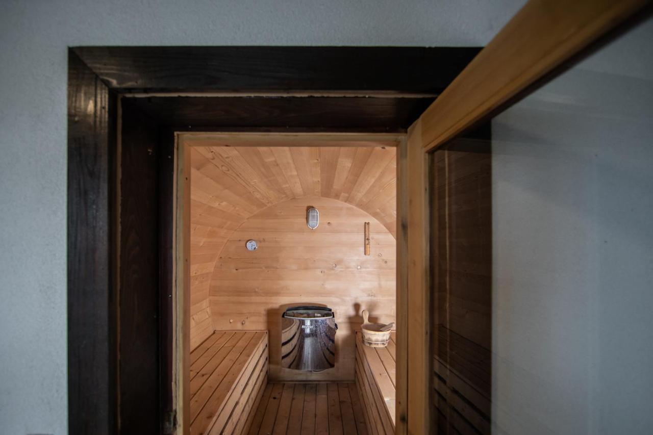 Casa Arcadia 1 Piscina,Jacuzzi, Sauna Buzău Exteriör bild