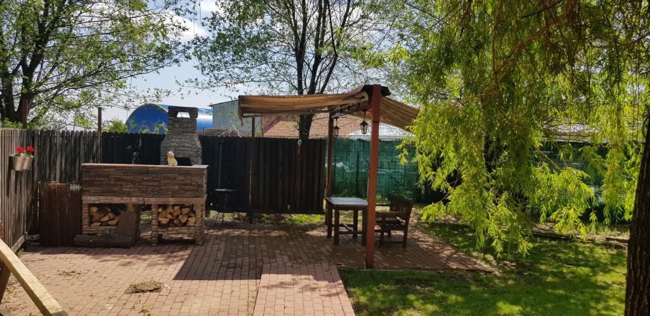 Casa Arcadia 1 Piscina,Jacuzzi, Sauna Buzău Exteriör bild